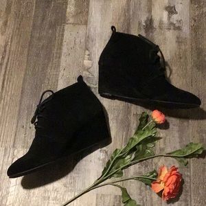 Nine West Illusion wedge booties size 7.5